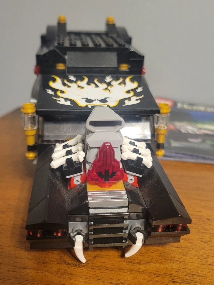 LEGO Monster Fighters: The Vampyre Hearse (9464), Vampire, Zombie, Casket - Image 4 of 4