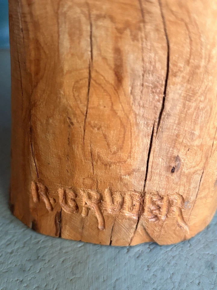 Escultura em madeira por Ronald Gruber. - Imagem 4 de 4