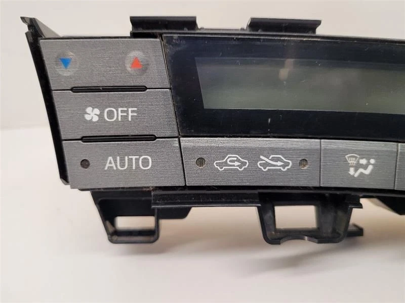 Toyota Prius 2012 calefacción climatización enchufable (VIN DP, 7º y 8º dígitos) Foto 3 de 4