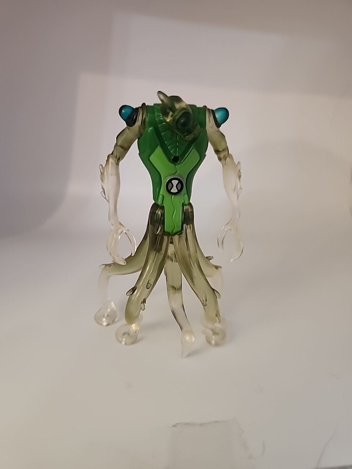 Ben 10 Wildvine Action Figure 4