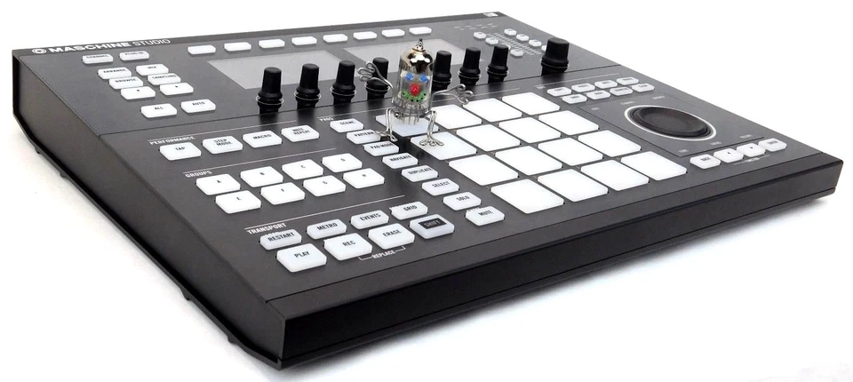 Native Instruments MASCHINE Studio + Software 2.0 + Neuwertig + OVP + Garantie - Bild 4 von 4