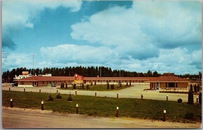 1962 BRAINERD, Minnesota Postcard ''PAUL BUNYAN MOTEL'' Roadside / Street View