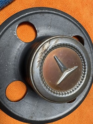 1980-83 Toyota Corolla 1.8l Te72 Coupe Sedan Wagon Wheel Center