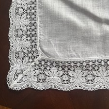 Beautiful Vintage Wedding Hankie Linen Lace White Handkerchief 11x11"