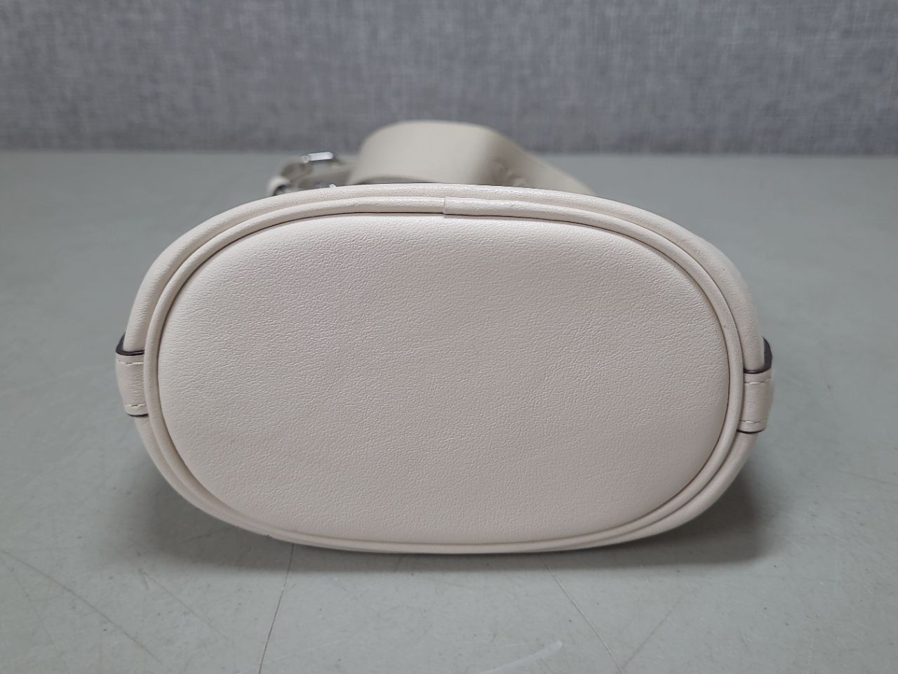 Coach White Leather Small Drawstring Crossbody Bag - image 3