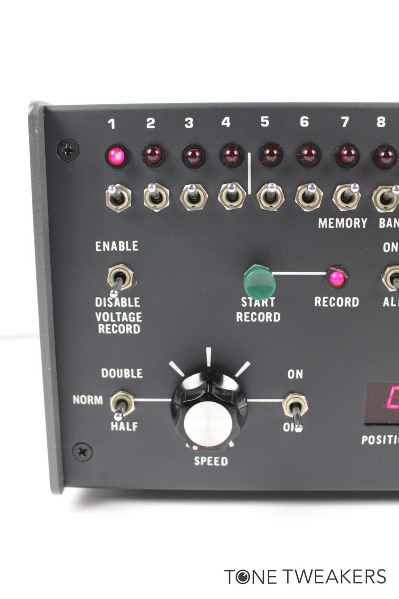 Sequential Circuits Model 800 Digital Sequencer cv gate 1vo