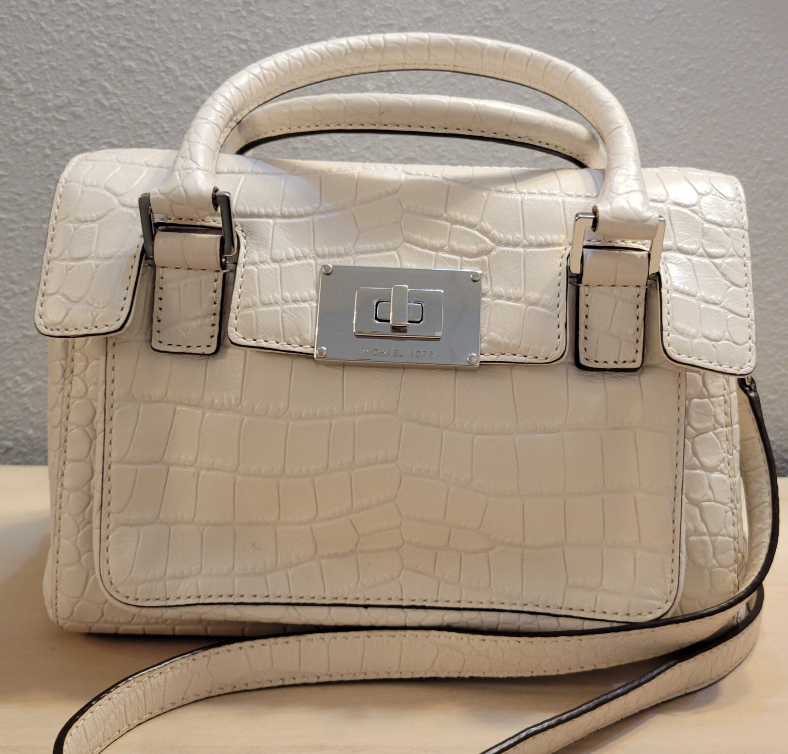 Michael Kors Sloan Croc Embossed Leather Turn Lock Medium Off White