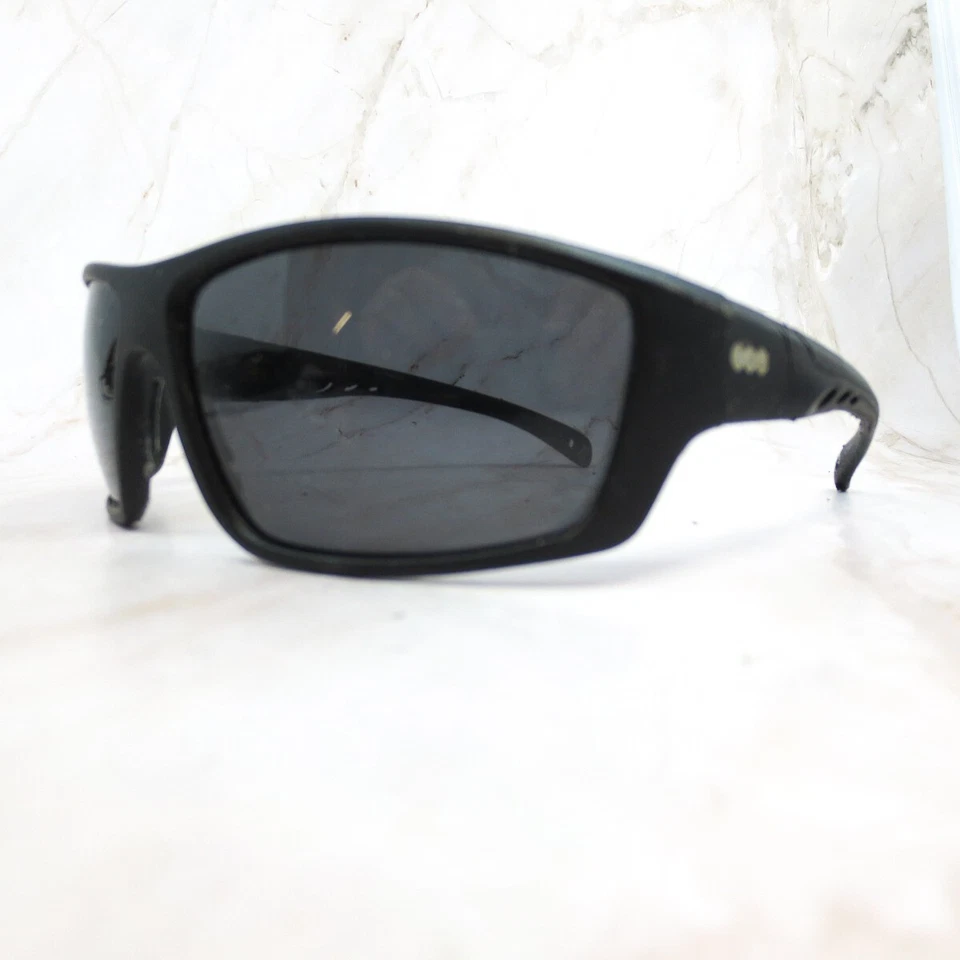 Gafas de sol Foster Grant marco SR 1020 WMSL05 para hombre negro mate de plástico borde completo Foto 2 de 4