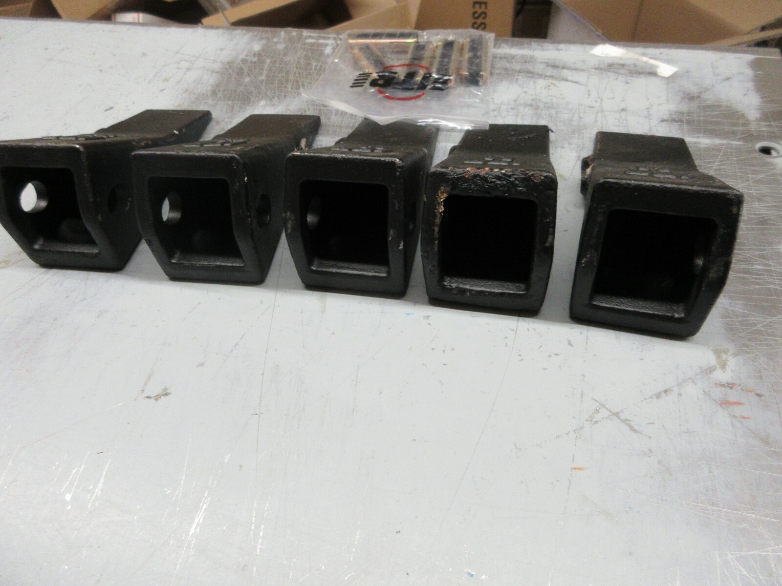 BACKHOE BUCKET TEETH DIGGING TEETH PINS Set 5 23 230 230SP Skidsteer