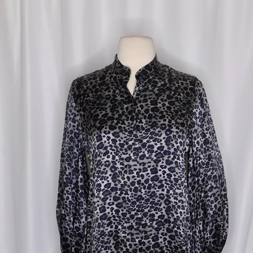 Blusa Top EQUIPMENT 100% Seda Bolena Plateada Acero Gris Leopardo X-Pequeña Foto 3 de 4