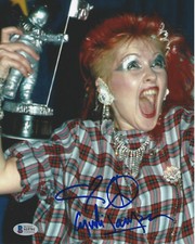 SINGER CYNDI LAUPER SIGNED AUTHENTIC 8x10 PHOTO 4 ALBUM BECKETT COA BAS