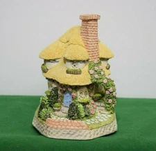 David Winter - Mother's Cottage - In excellent condition, in box with COA