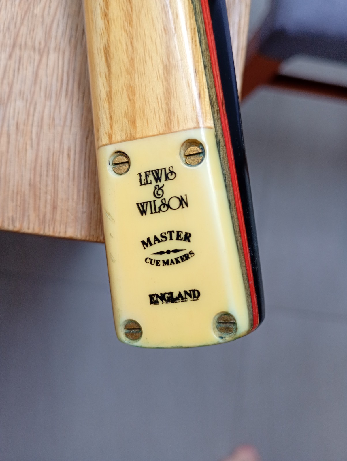 Vintage Lewis & Wilson Hand-Spliced Snooker Cue – Mid-90s, Ebony Butt.