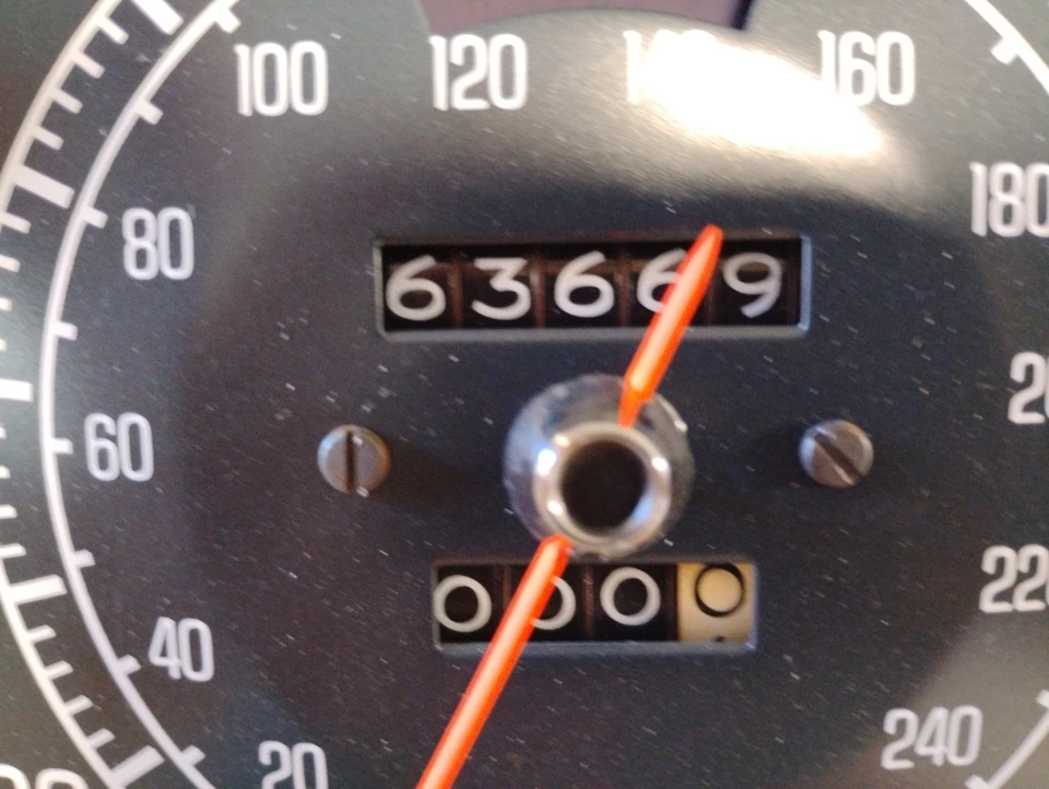 Velocímetro Chevy Corvette С3 74-77 usado en buen estado Foto 4 de 4