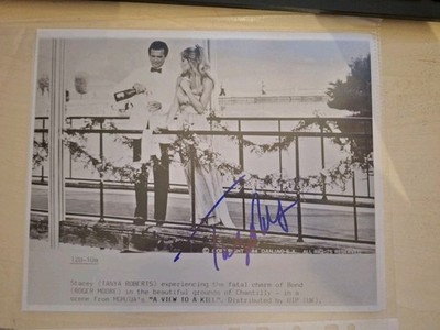 James Bond Tanya ROBERTS (+) Autogramm mit COA