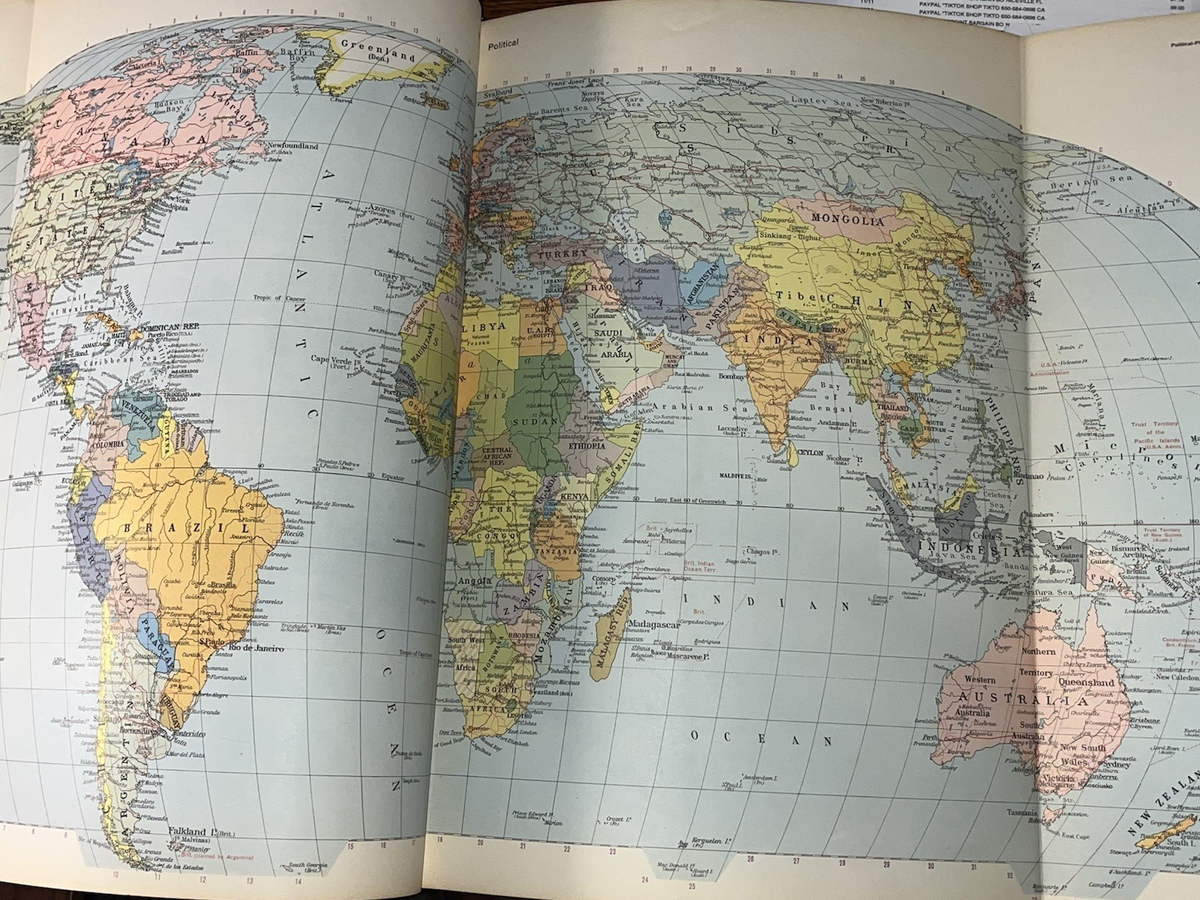 1967 BRITANNICA WORLD ATLAS INTERNATIONAL 17.68 367 PAGES FOLD OUT
