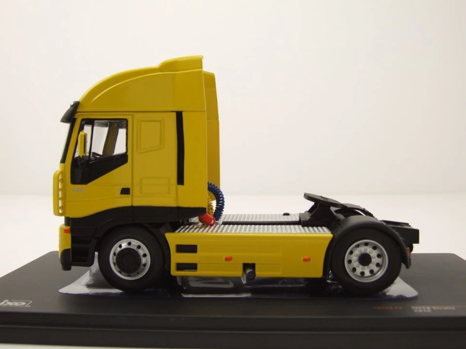 Iveco Stralis Trattore 2002 Giallo Modellino 1:43 Ixo Models - Immagine 3 di 4