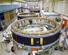 MANUFACTURING THE SATURN V INSTRUMENT UNIT FOR APOLLO - 8X10 NASA PHOTO (CC880)