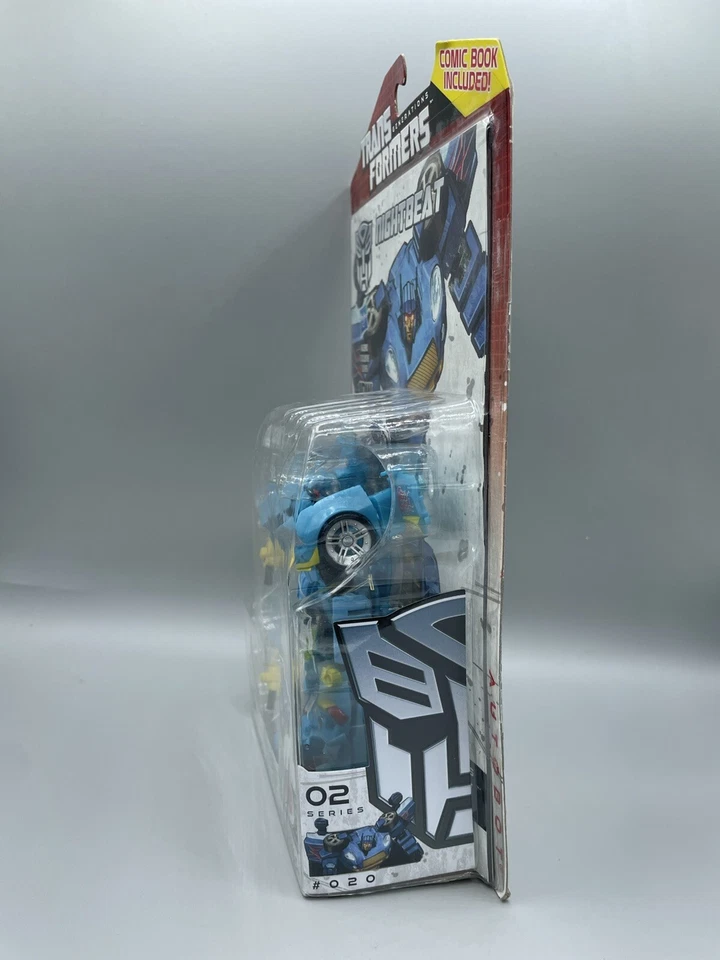 Transformers Generations 30th Anniversary Thrilling 30 Deluxe Nightbeat New - Image 3 of 4