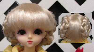 Monique Doll Wig ''Layla'' Size 6/7 in Pale honey blond - Factory Sample 10% Off