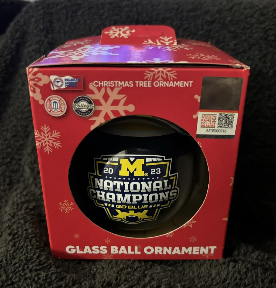 Michigan Wolverines 2023 Campeones Nacionales Bola de Vidrio Adorno de Navidad Nuevo en Caja Foto 3 de 3