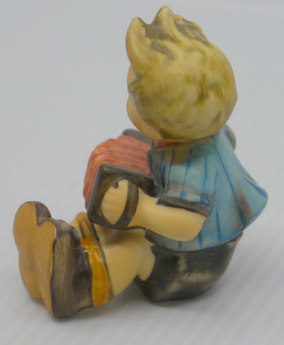 1988 GOEBEL HUMMEL FIGURINE BOY WITH ACCORION, No. 390, 2.75 INCHES, TMK-6 - Picture 3 of 5