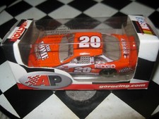 IC842 ACTION 1999 1/64 TONY STEWART HOME DEPOT PONTIAC