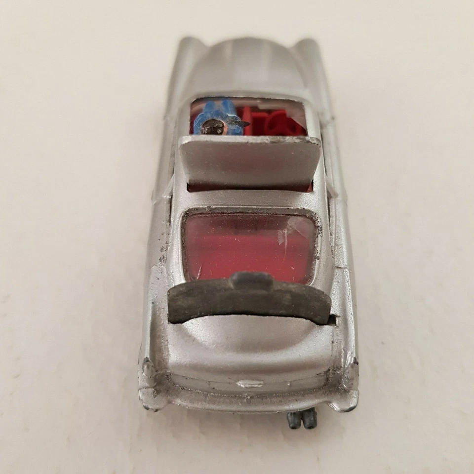 Aston Martin 007 James Bond - Corgi Toys 1° serie, no box, repainted silver - Immagine 3 di 4