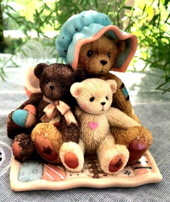 CHERISHED TEDDIES - IT'S MOMENTS LIKE THESE THAT ARE MEANT TO BE CHERISHED - MOM