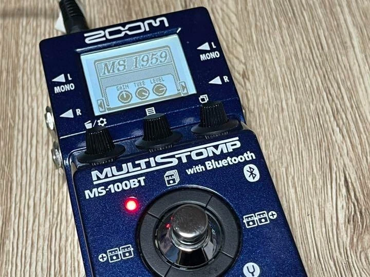 ZOOM MS-100BT MULTI STOMP Excellent condition Bluetooth effect