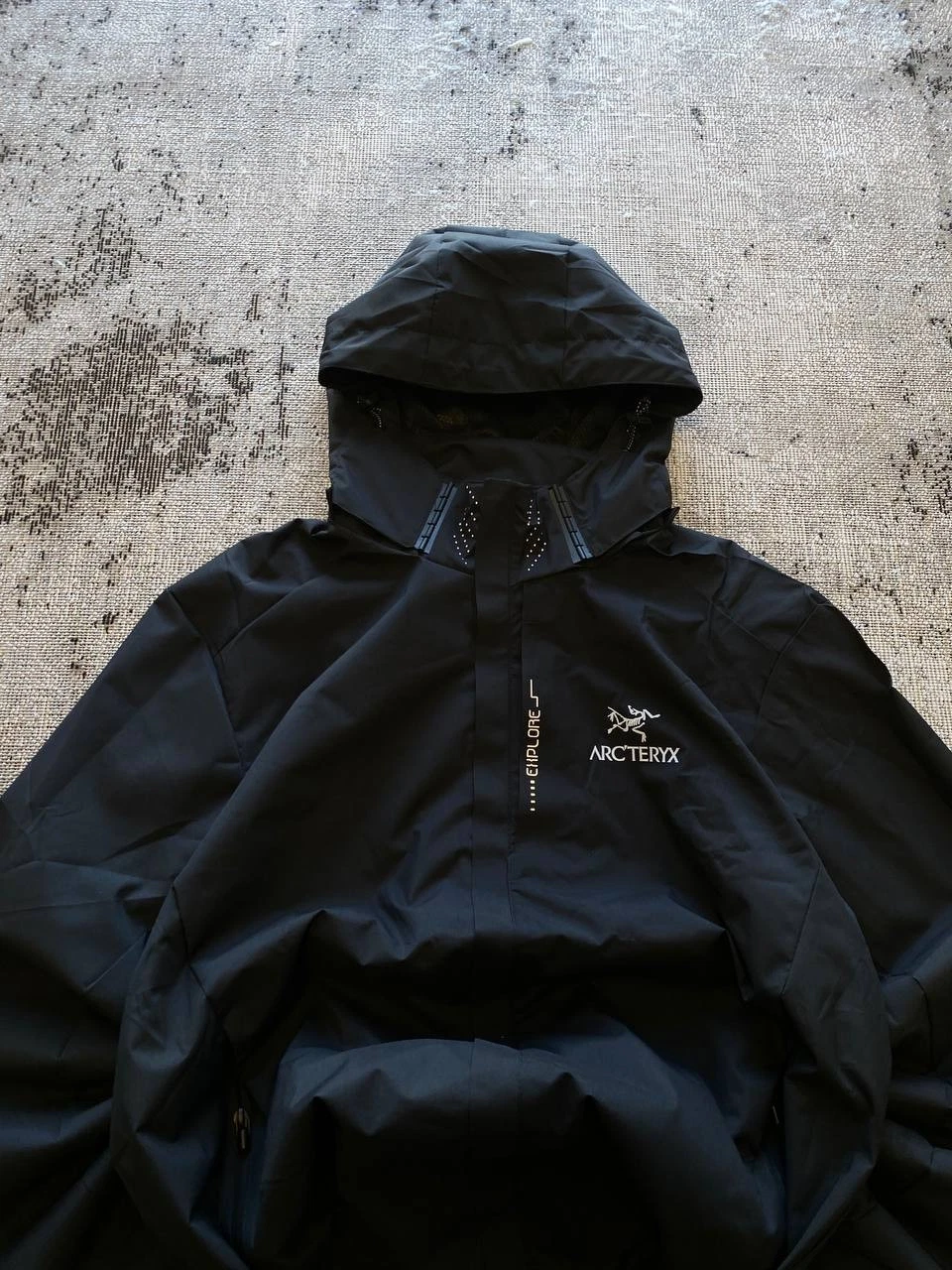Arcteryx  Black Mens Windbreaker Jacket size Medium image 4