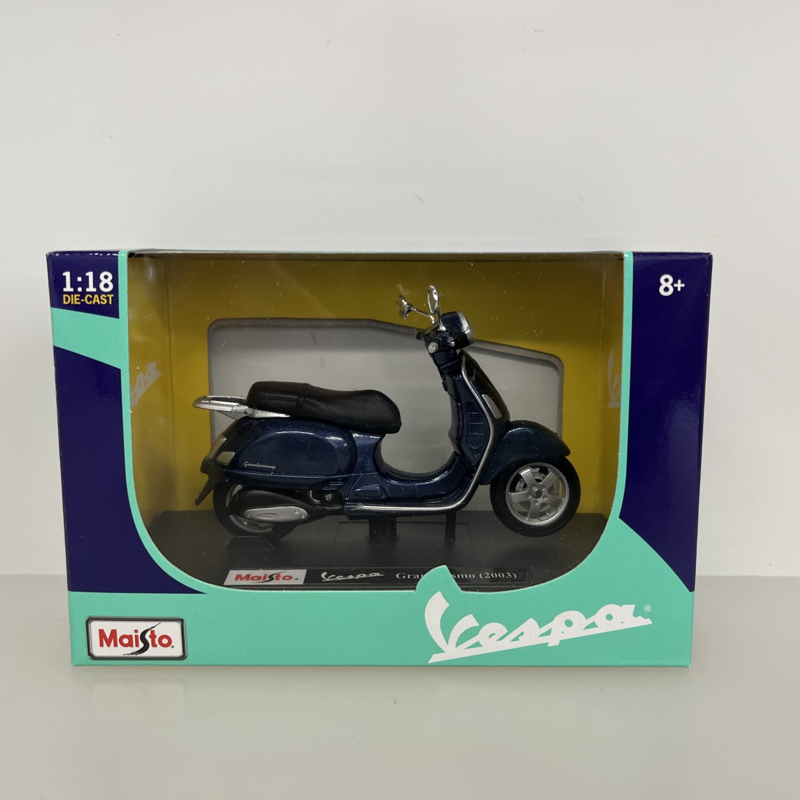 Maisto 1/18 Die-Cast Vespa - Granturismo (2003) - New in Box