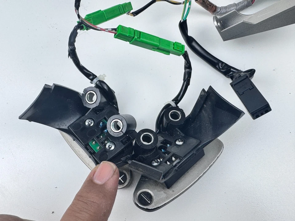 Interruptores de control de crucero del volante Honda Fit 2007-2008 OEM Foto 3 de 4