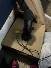 Blue Yeti Professional Multi-Pattern USB Condenser Microphone - Blackout