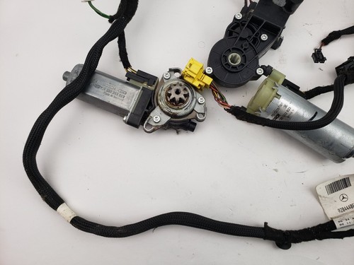 Mercedes C300 2014 W204 Front Left Seat Adjustment Motor Set w/ Wire Harness C84 - Picture 2 of 10