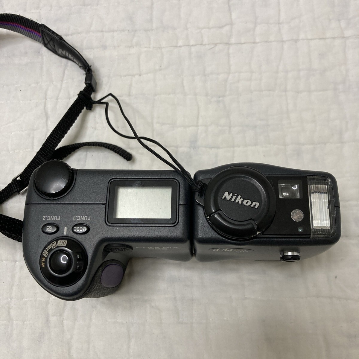 Nikon Coolpix 990 Digital Camera Untested For Parts Not Working