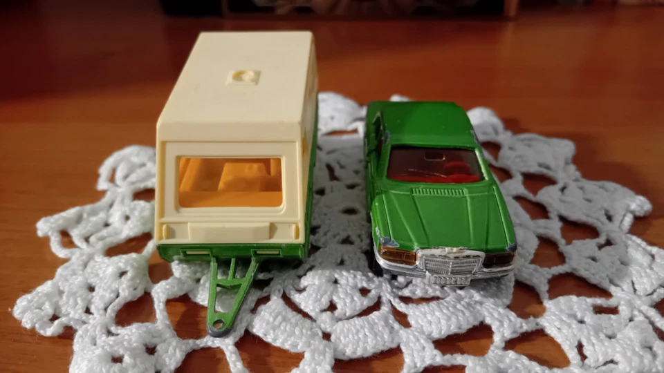 Majorette 1:60/1:70, N°249: "Mercedes 450 SE" + N°325 "Caravane"! - Immagine 2 di 4