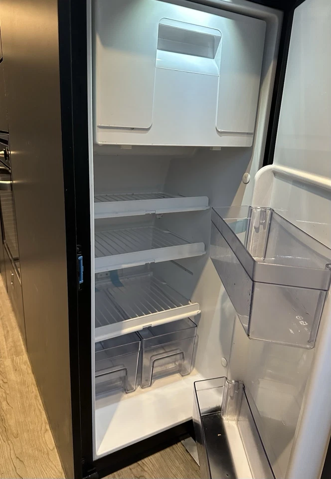 VW CRAFTER offgrid Campervan  - Image 4 of 4