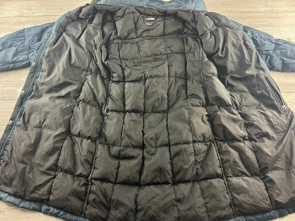 The North Face Quilted 600 Down Hoodie Puffer Parka Coat Navy Medium Women's - Image 4 of 4