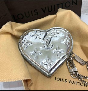 heart coin purse louis vuitton