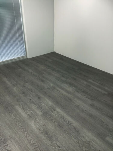 CHARCOAL LUXURY VINYL PLANK FLOORING WATERPROOF 5mm COMMERCIAL PLANK TIMBER LOOK - Picture 5 of 8
