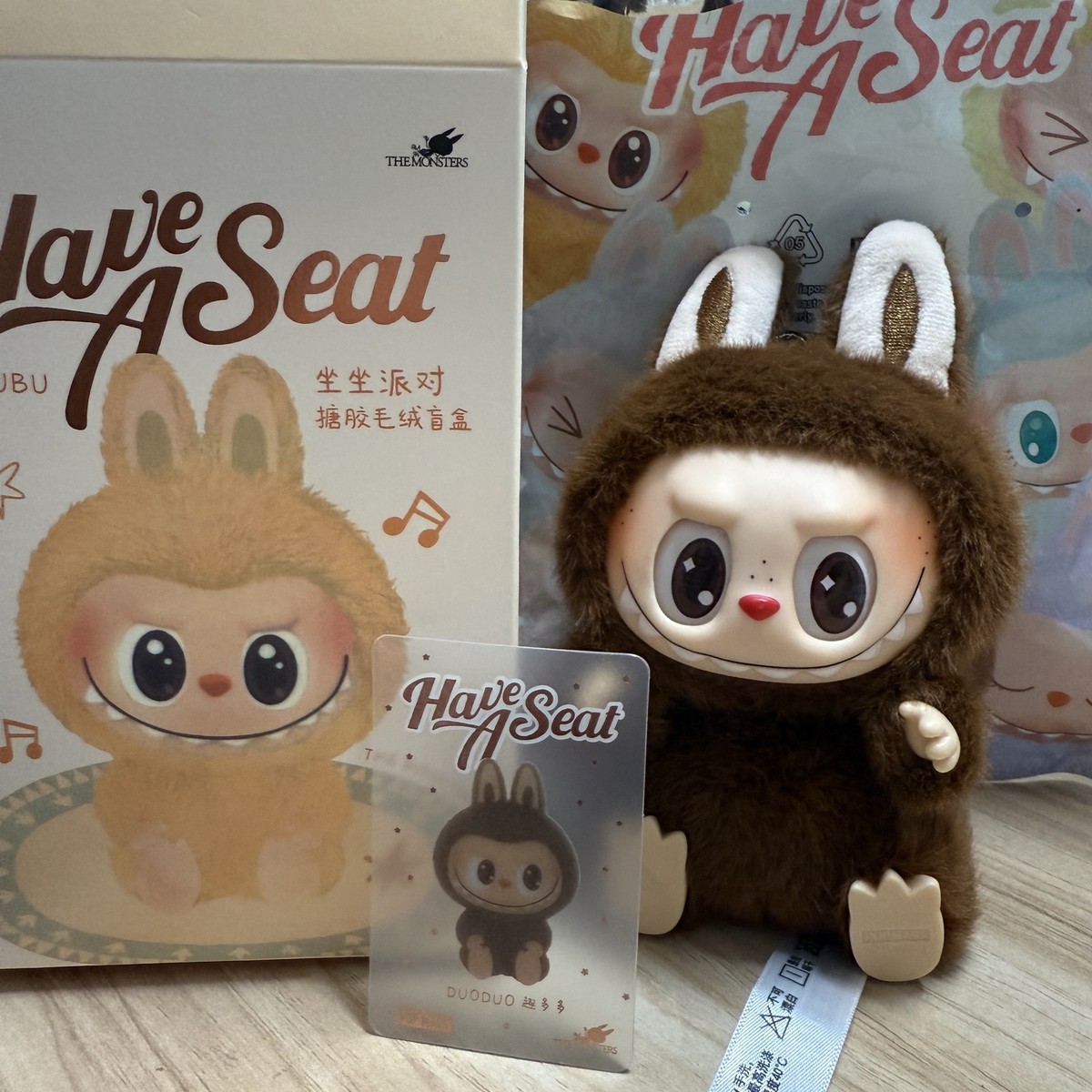 ぬいぐるみ LABUBU THE MONSTER Have A Seat DUODUO s-l400.jpg
