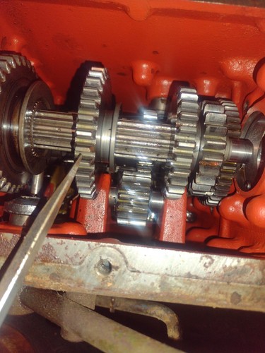 Mitsubishi Satoh Beaver MT372 Transmission Upper Shaft Middle Shift Gear