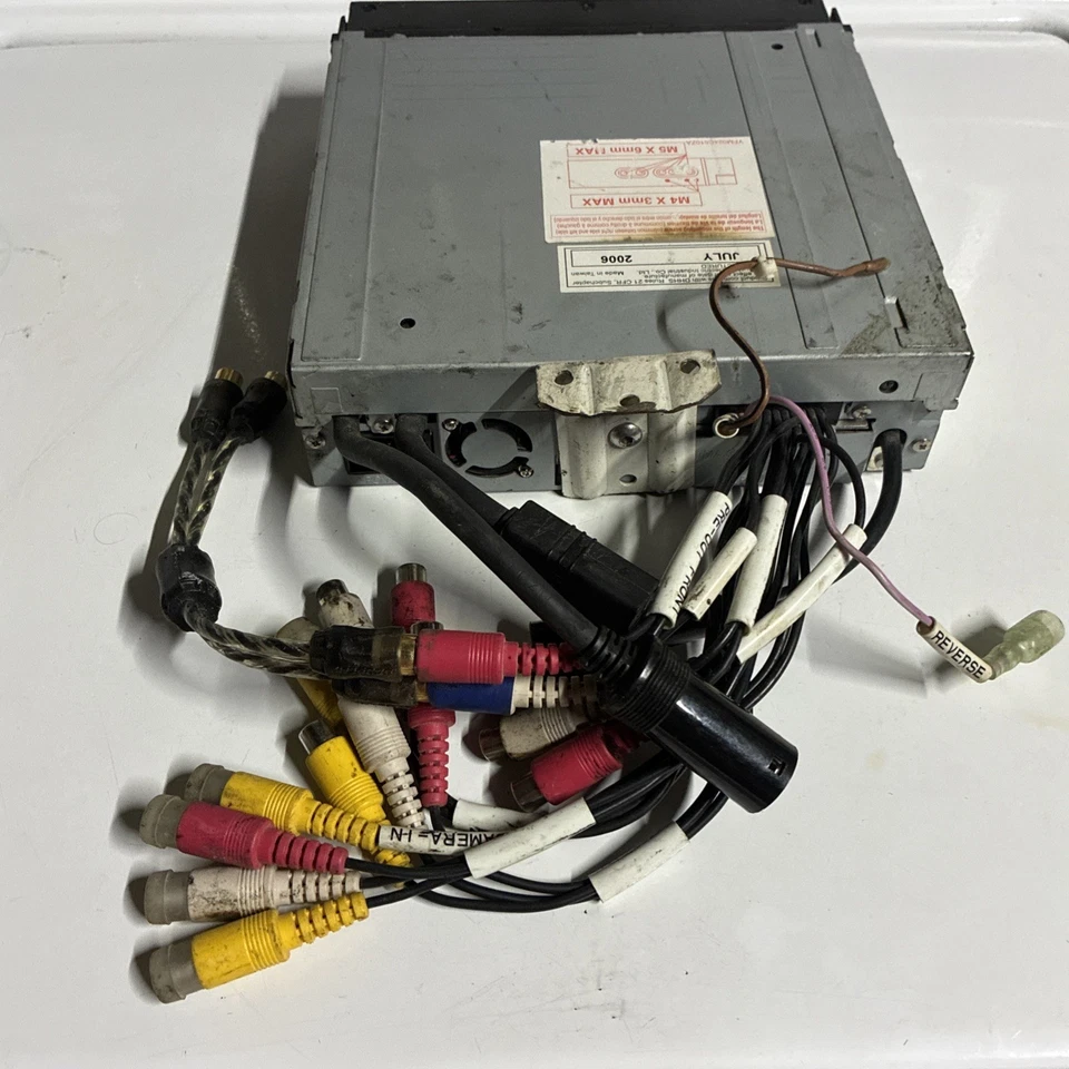 Panasonic CQ-VD7003U In-dash DVD receiver w 7" widescreen LCD monitor For Parts - Image 3 of 4