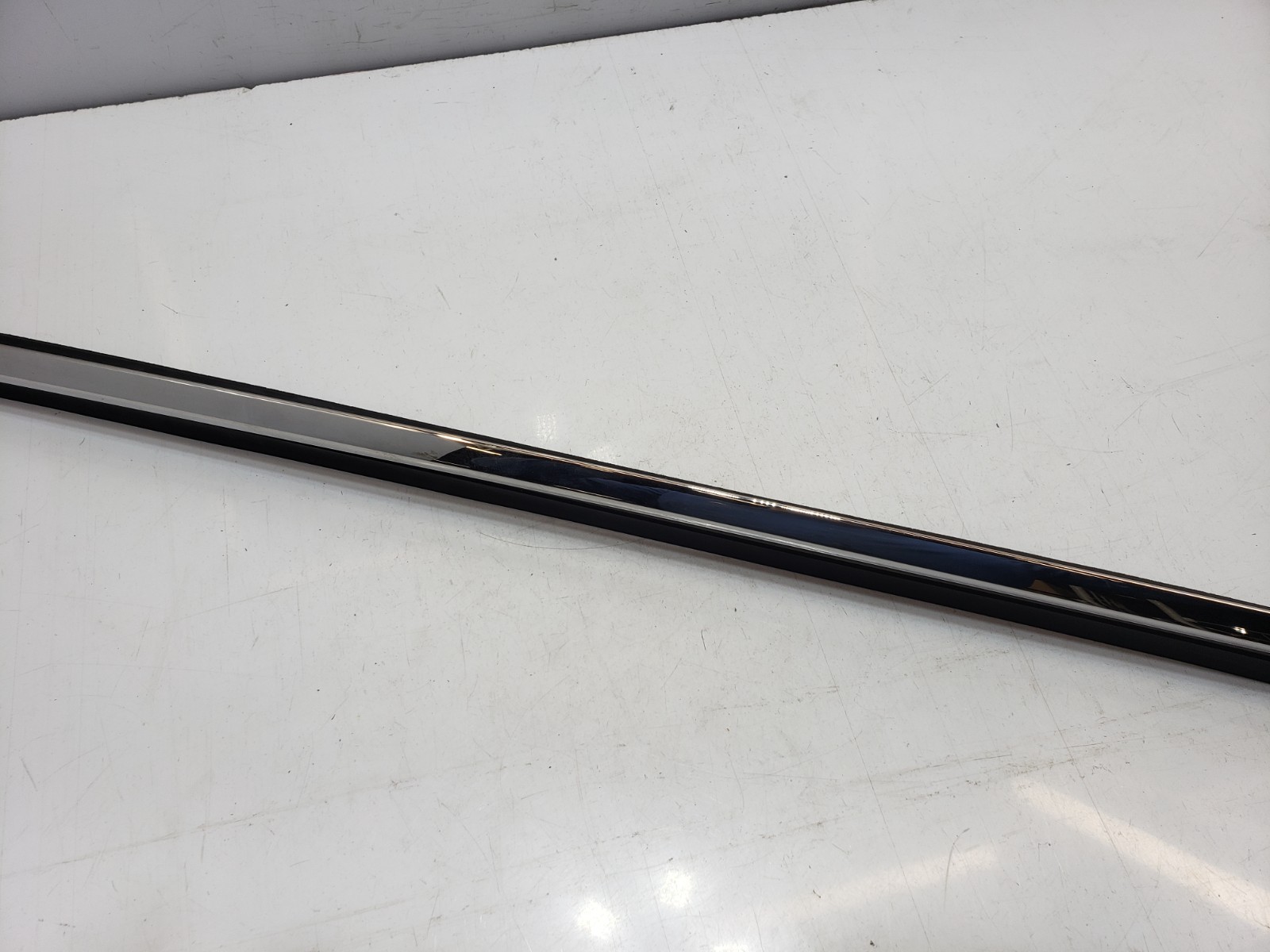 ✅ 03-10 OEM Bentley Continental GT Front Left Door Weatherstrip Seal Chrome