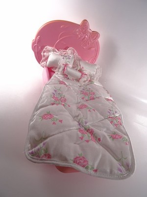 Vintage Barbie Möbel Living Pretty Bett Wende-Bettdecke 3 Kissen Mattel (21383)