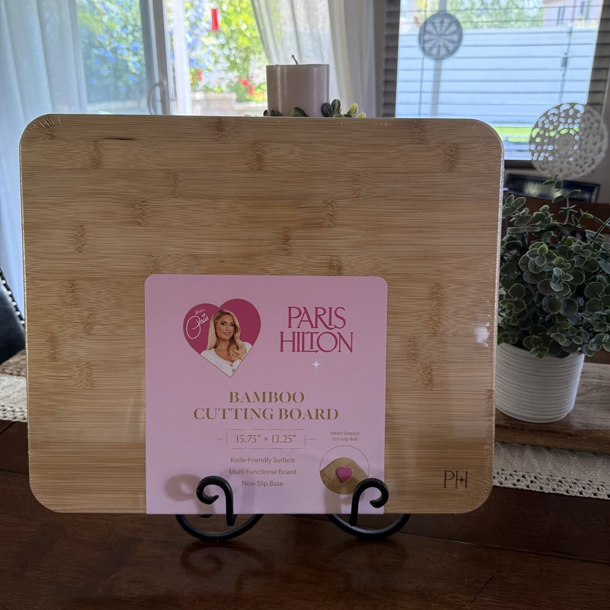 NEW Paris Hilton Bamboo Cutting Board Heart Shaped Non Slip Feet