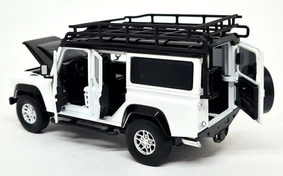 Tayumo 1/32 - Land Rover Defender 110 Fuji White Pull back Go Diecast model car - Image 3 of 3