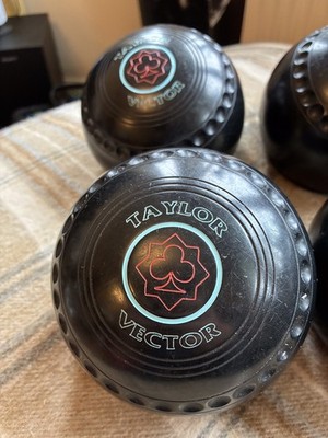 Taylor Vector, Größe 5H (BB07), STD Griff, schwarz mit Pik-Asse Motiv, GC