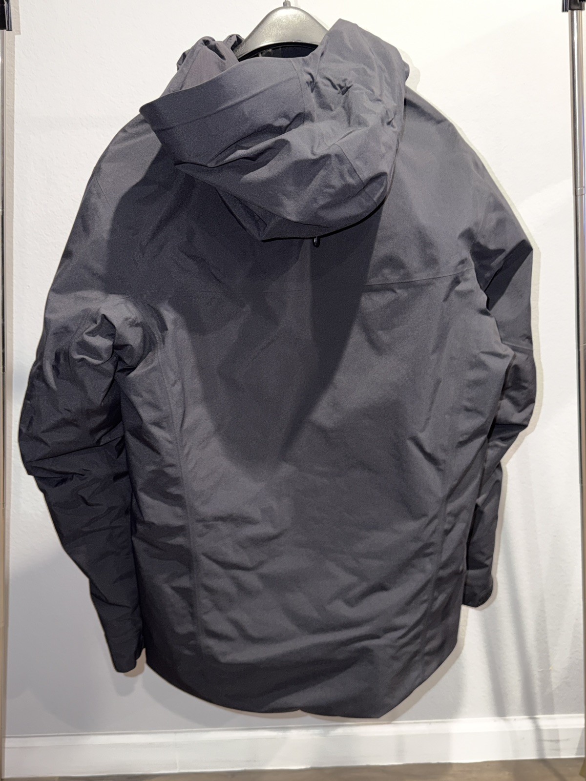 Arc’teryx Men's Fission SV Gore-Tex Pro Hooded Insulated Jacket Black - Medium image 5